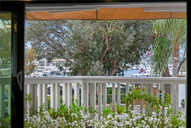 Detail Gallery Image 4 of 35 For 1030 Bayside Cove #702,  Newport Beach,  CA 92660 - 2 Beds | 2 Baths