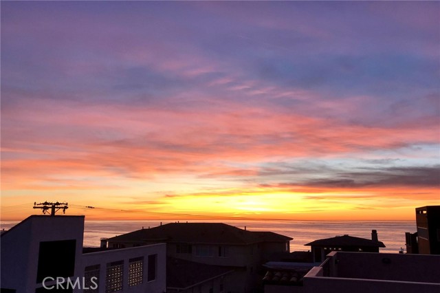 1407 S Catalina Avenue, Redondo Beach CA: https://media.crmls.org/medias/a3e1aa77-59b0-4f32-92fc-3986782a49ef.jpg