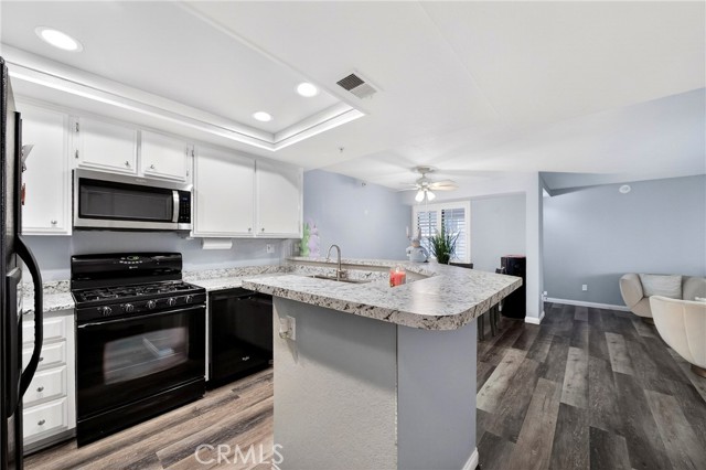 Detail Gallery Image 8 of 13 For 226 Star Pine Ct, Azusa,  CA 91702 - 2 Beds | 2 Baths