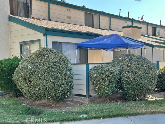 Detail Gallery Image 2 of 10 For 44514 15th St #2,  Lancaster,  CA 93535 - 2 Beds | 2 Baths