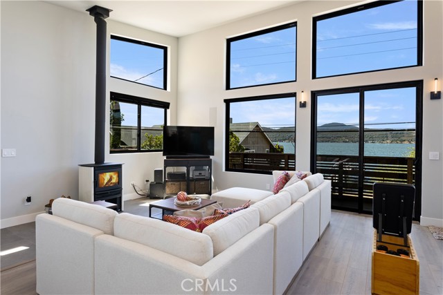 Detail Gallery Image 13 of 73 For 12630 Lakeshore Dr, Clearlake,  CA 95422 - 3 Beds | 3 Baths