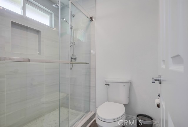 19416 Shadow Oak Drive, Lake Forest CA: https://media.crmls.org/medias/a3e318dd-9329-4a8e-924b-5507452eca2e.jpg