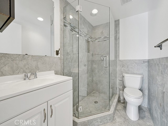 Detail Gallery Image 11 of 18 For 907 E Balboa Bld a,  Newport Beach,  CA 92661 - 3 Beds | 2 Baths