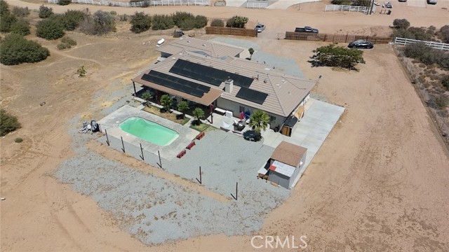 7445 Cedar Street, Phelan CA: https://media.crmls.org/medias/a3e39d61-b3c7-4727-9d79-7df9346742c8.jpg