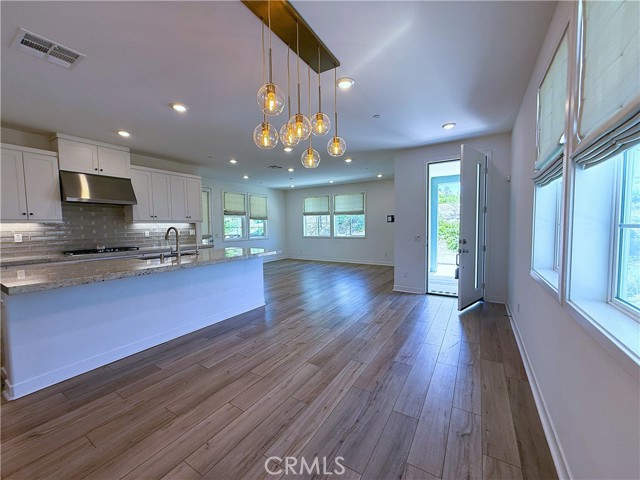 27078 Painted Sky Way, Valencia CA: https://media.crmls.org/medias/a3e3d771-c1e8-4434-a291-918191fb63eb.jpg