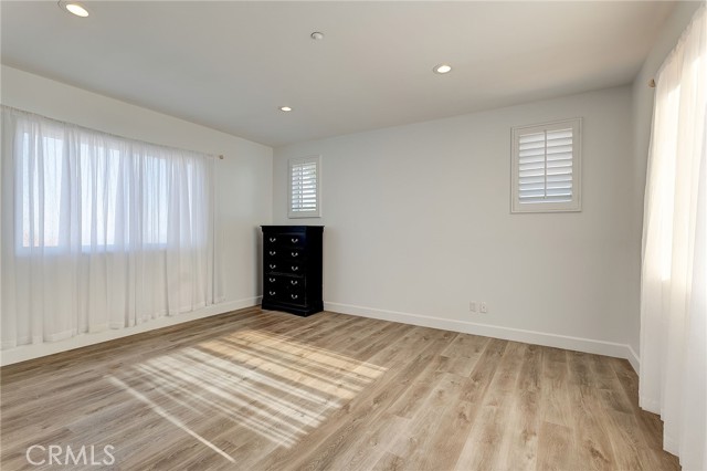 33 Sage Lane, Bell Canyon CA: https://media.crmls.org/medias/a3e3ff98-6744-452f-a1a2-b6ee00ac30c3.jpg
