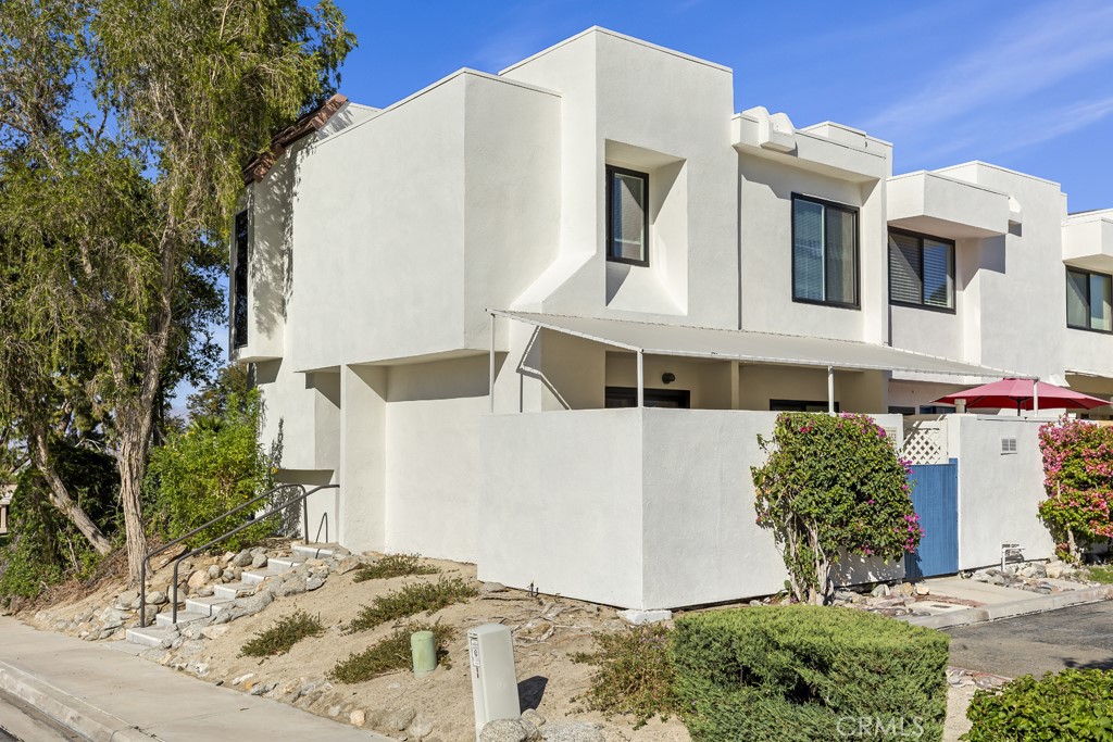 48652 Desert Flower Drive