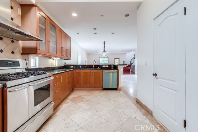 512 N Juanita Avenue, Redondo Beach CA: https://media.crmls.org/medias/a3e65c3c-7557-453c-b1ca-0d6be127fdb3.jpg