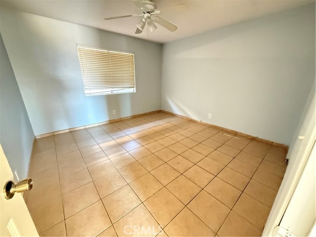 Detail Gallery Image 3 of 6 For 16580 Pine St #B,  Hesperia,  CA 92345 - 2 Beds | 1 Baths