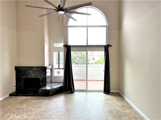 5032 Dorado Drive, Huntington Beach CA: https://media.crmls.org/medias/a3e7d6e8-4e21-46c0-9f35-b40ed631140a.jpg