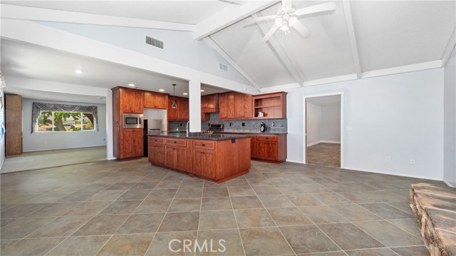 4309 W Avenue K12, Lancaster CA: https://media.crmls.org/medias/a3e7de42-28e7-4585-bbff-b924010c4c6f.jpg
