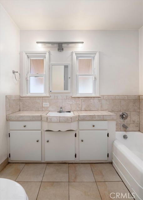 Detail Gallery Image 16 of 21 For 5623 Cedros Ave, Sherman Oaks,  CA 91411 - 3 Beds | 1 Baths