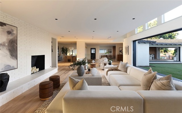 410 N Angelina Drive, Placentia CA: https://media.crmls.org/medias/a3e89c45-d855-4c71-95ed-a0dd4aa465df.jpg