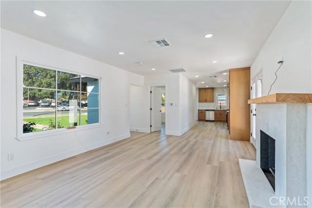 Detail Gallery Image 5 of 28 For 526 E G, Ontario,  CA 91764 - 3 Beds | 1 Baths