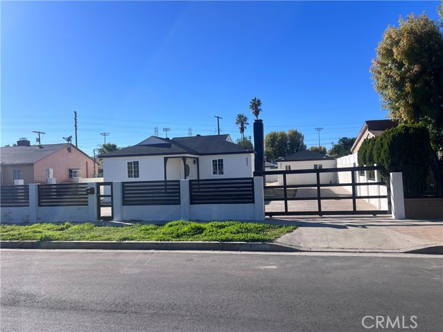 Detail Gallery Image 3 of 43 For 8035 Wilkinson, North Hollywood,  CA 91605 - 3 Beds | 1 Baths