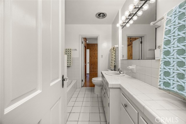 Image 25 of 41 For 5422 Harvey Way