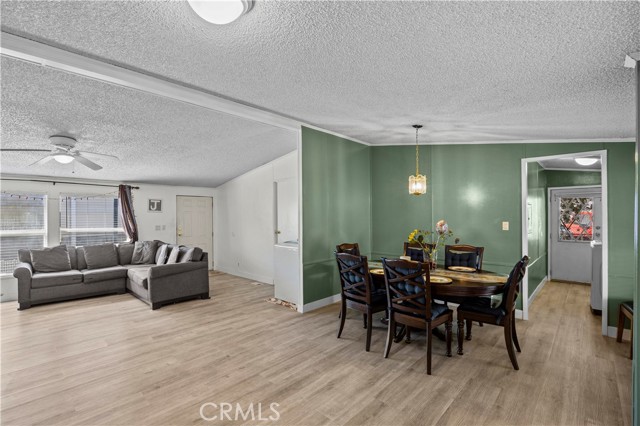 3900 S Temescal St, Corona CA: https://media.crmls.org/medias/a3eafb96-8e91-4257-bc6b-df12ecb1e783.jpg