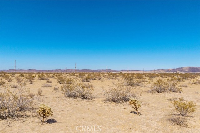 5888 La Ferney Avenue, Joshua Tree CA: https://media.crmls.org/medias/a3eb42ba-ddde-4517-81fc-2a5d6b0482ff.jpg