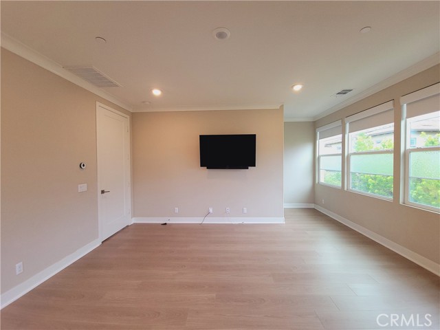 66 Swift, Irvine CA: https://media.crmls.org/medias/a3eb76a3-1c77-455e-bbaa-d7451dbb5d74.jpg