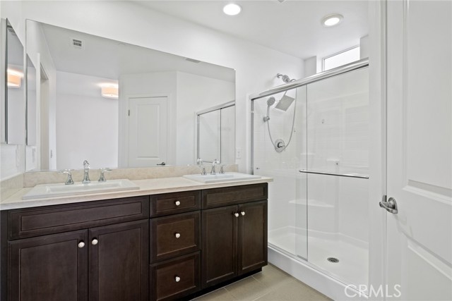 Image 13 of 26 For 555 Rockefeller