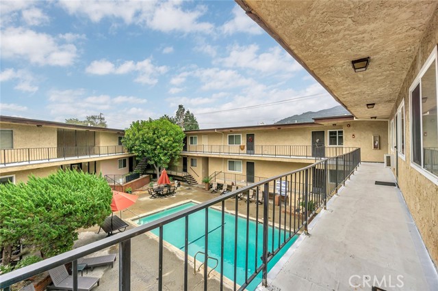 Detail Gallery Image 2 of 41 For 3907 La Crescenta Avenue #208,  La Crescenta,  CA 91214 - 1 Beds | 1 Baths