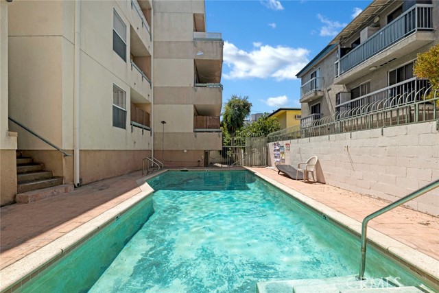Detail Gallery Image 22 of 25 For 11225 Peach Grove St #102,  North Hollywood,  CA 91601 - 2 Beds | 2 Baths