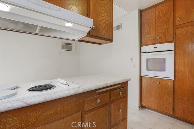 Detail Gallery Image 9 of 27 For 1201 N California St #4,  Orange,  CA 92867 - 2 Beds | 2 Baths