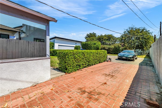 5723 West 74th Street, Los Angeles CA: https://media.crmls.org/medias/a3ed5c7e-46e7-4f48-8615-cf7a5fafb288.jpg
