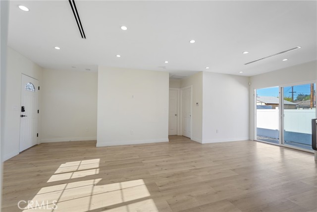 Detail Gallery Image 23 of 41 For 12317 Roscoe, Sun Valley,  CA 91352 - 3 Beds | 2 Baths