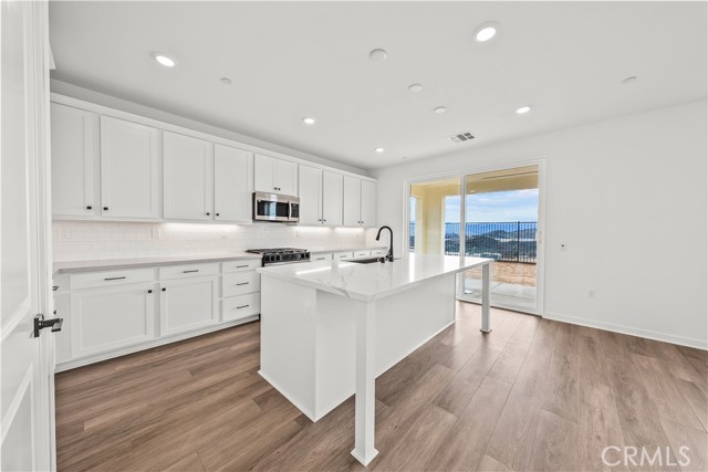 Detail Gallery Image 18 of 59 For 28908 Saddle Cir, Castaic,  CA 91384 - 4 Beds | 3 Baths