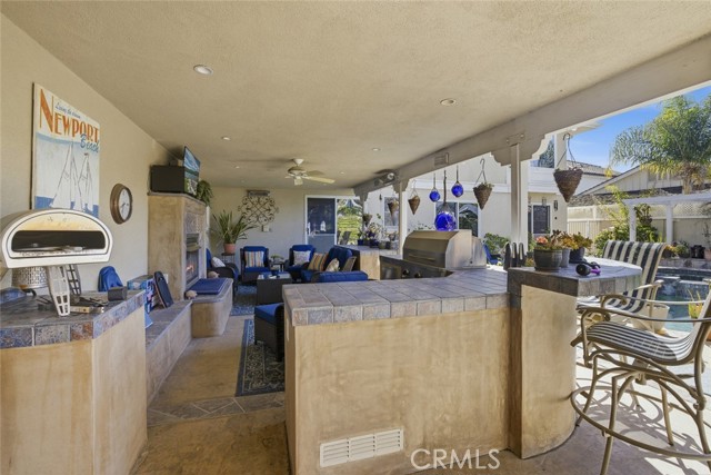 Detail Gallery Image 49 of 53 For 2033 Holiday, Newport Beach,  CA 92660 - 5 Beds | 7/1 Baths
