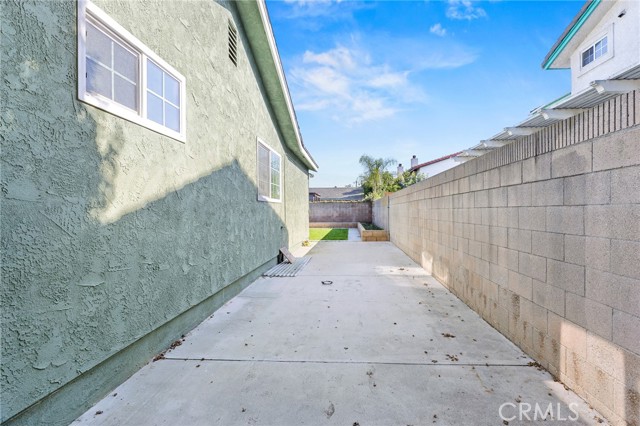 Detail Gallery Image 35 of 38 For 8558 11th, Downey,  CA 90241 - 4 Beds | 3/1 Baths