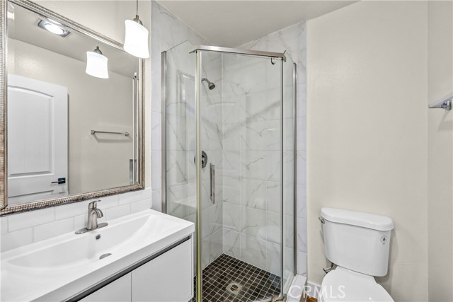 Detail Gallery Image 14 of 27 For 497 S El Molino #106,  Pasadena,  CA 91101 - 2 Beds | 2 Baths