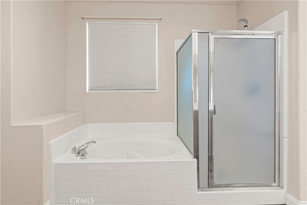 https://media.crmls.org/medias/a3effcac-bc73-491d-8451-dcc67d7b3073.jpg?preset=X-Large