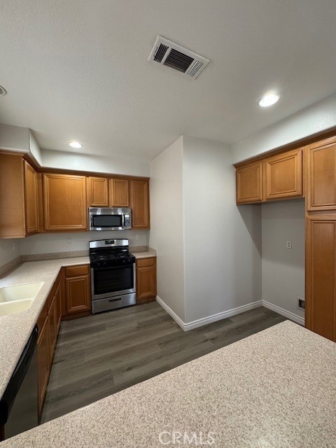 Detail Gallery Image 6 of 21 For 7032 Edinboro St, Chino,  CA 91710 - 4 Beds | 2/1 Baths