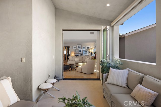 Detail Gallery Image 50 of 68 For 711 1/2 Marigold, Corona Del Mar,  CA 92625 - 2 Beds | 2/1 Baths