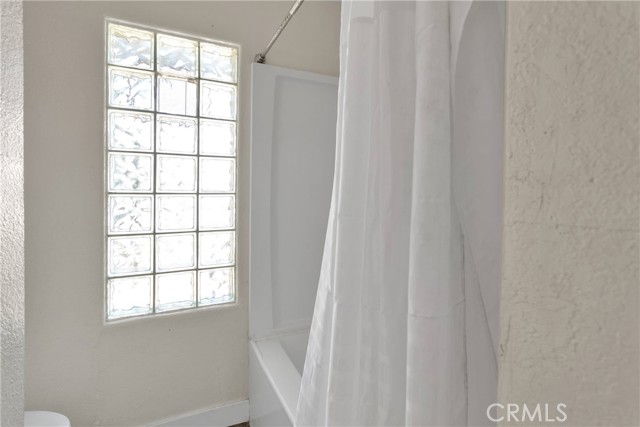 10325 Sheep Creek Road, Phelan CA: https://media.crmls.org/medias/a3f28475-089e-4bbc-8406-922b62f12e7a.jpg