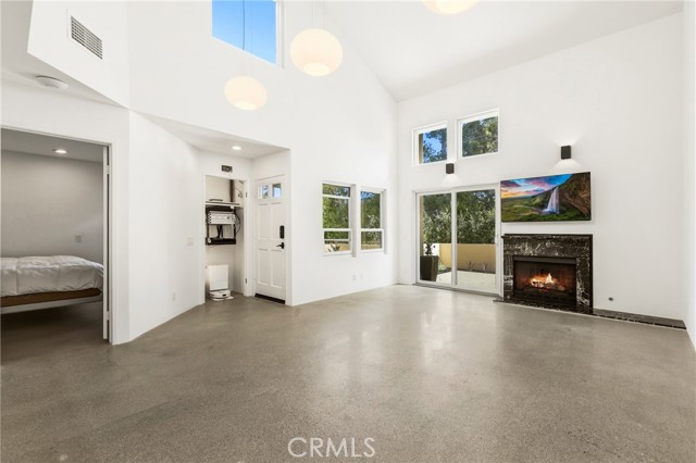 Detail Gallery Image 6 of 24 For 122 Corsica, Newport Beach,  CA 92660 - 2 Beds | 2 Baths