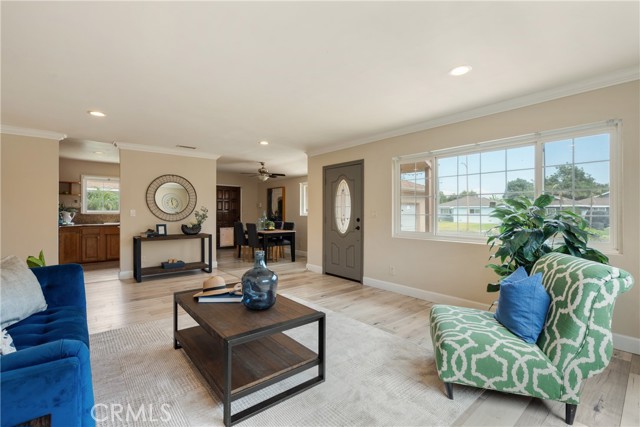 518 S Forest Avenue, Santa Ana CA: https://media.crmls.org/medias/a3f394d2-d27a-46d7-9a0a-970ab87468ed.jpg