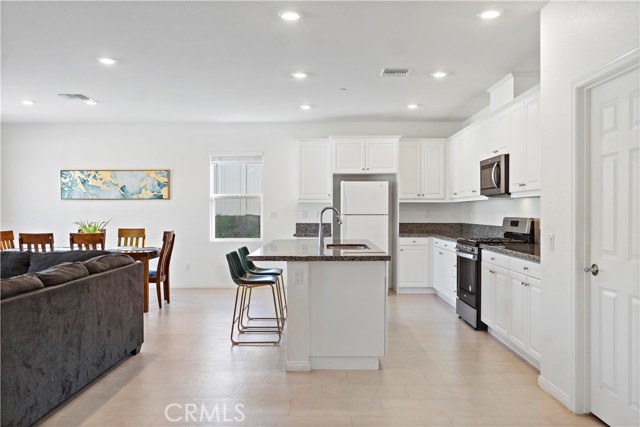 Detail Gallery Image 20 of 66 For 8044 Country Mile Ln, Riverside,  CA 92507 - 5 Beds | 3/1 Baths