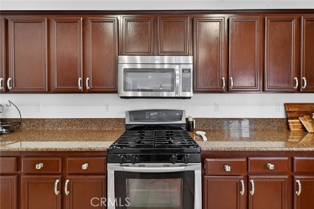 Detail Gallery Image 5 of 49 For 1043 Saltbush, Hemet,  CA 92545 - 4 Beds | 3/1 Baths