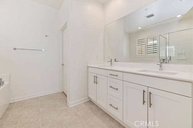 13893 La Pradera Way, Eastvale CA: https://media.crmls.org/medias/a3f50426-df2b-4b58-9e53-4096d5750fa3.jpg