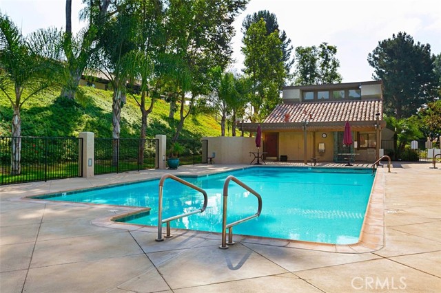 27992 Via Chocano, Mission Viejo CA: https://media.crmls.org/medias/a3f5e0c4-71b9-42cc-bb05-0a734f71aad2.jpg