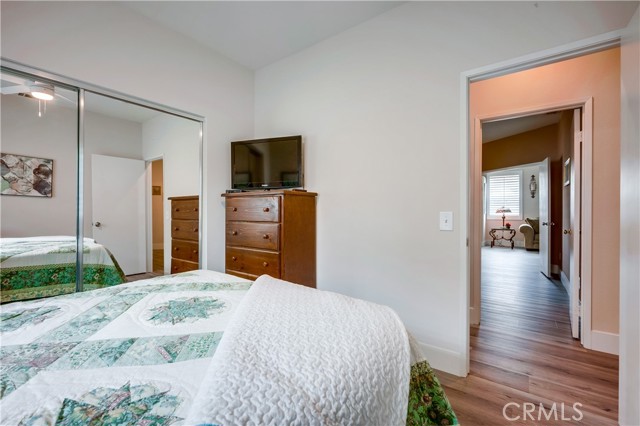 11327 La Brisa Circle, Fontana CA: https://media.crmls.org/medias/a3f64197-1f57-4be7-9336-5bda701bc752.jpg
