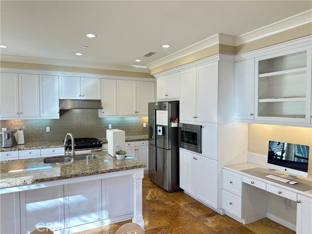 Detail Gallery Image 4 of 30 For 99 Devonshire, Irvine,  CA 92620 - 3 Beds | 2/1 Baths