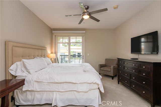 Detail Gallery Image 17 of 41 For 305 Caruso, Glendale,  CA 91210 - 2 Beds | 3 Baths