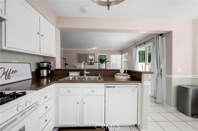 Detail Gallery Image 14 of 48 For 11825 Mount Royal Ct, Rancho Cucamonga,  CA 91737 - 4 Beds | 3 Baths