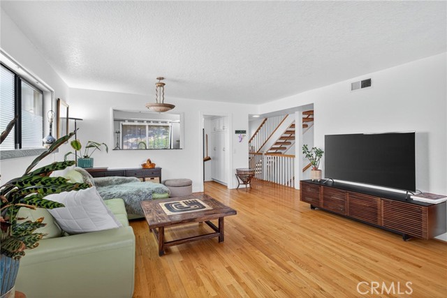 Detail Gallery Image 16 of 27 For 431 Camino De Las Colinas, Redondo Beach,  CA 90277 - 3 Beds | 3 Baths