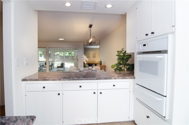 Detail Gallery Image 14 of 44 For 26701 Oak Branch Cir, Newhall,  CA 91321 - 2 Beds | 2 Baths