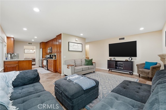 Detail Gallery Image 19 of 52 For 1513 Glenn Cir, Placentia,  CA 92870 - 4 Beds | 2/1 Baths